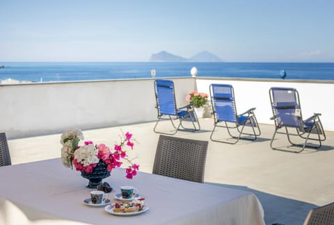 Coffee/tea facilities, View (from property/room)
