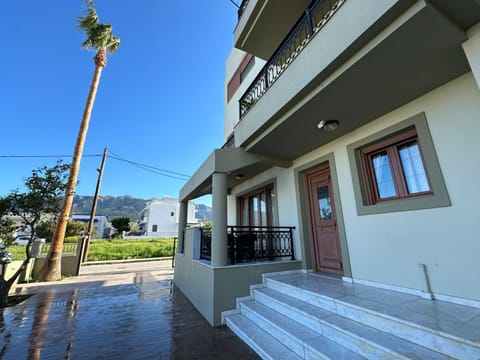 Property building, View (from property/room), Balcony/Terrace, Mountain view