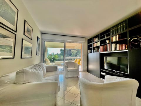 2 rooms in luxury residence bordering Monaco House in Monaco