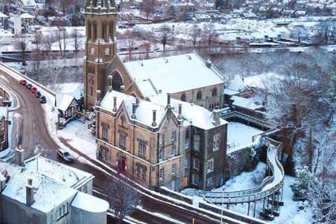 Nearby landmark, Neighbourhood, Bird's eye view, Winter, Landmark view, Street view, Location