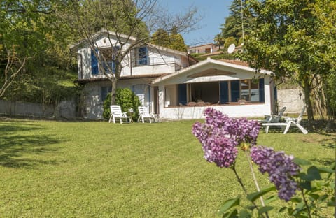 Property building, Spring, Day, Natural landscape, Garden, Garden view