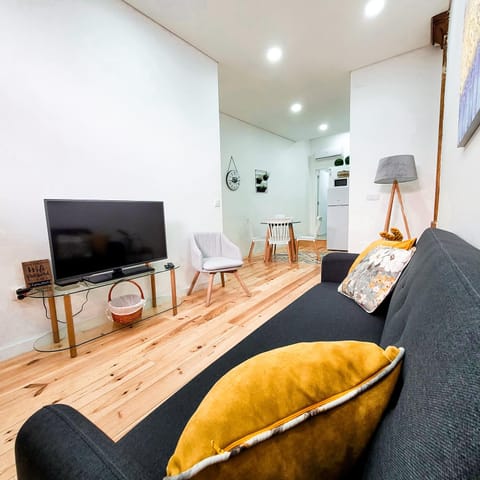 Communal lounge/ TV room, TV and multimedia, Living room, Seating area