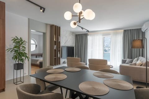 TV and multimedia, Living room, Dining area