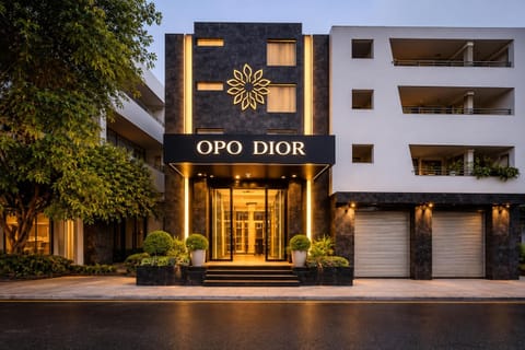 Facade/entrance