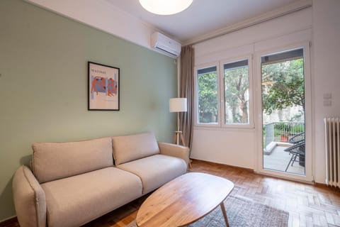 Living room, Seating area, air conditioner