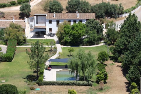 Property building, Day, Natural landscape, Bird's eye view, Garden, Swimming pool