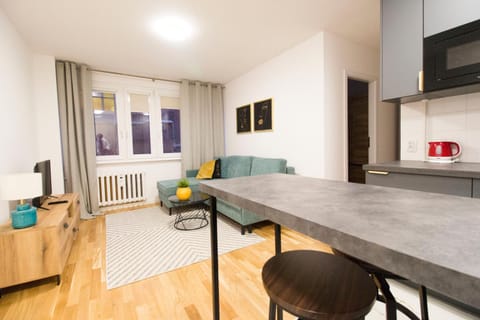 TV and multimedia, Kitchen or kitchenette, Living room, Dining area
