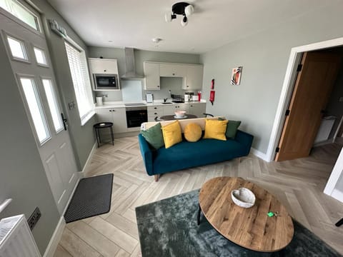 Living room, Seating area, Dining area, pet friendly, kitchen