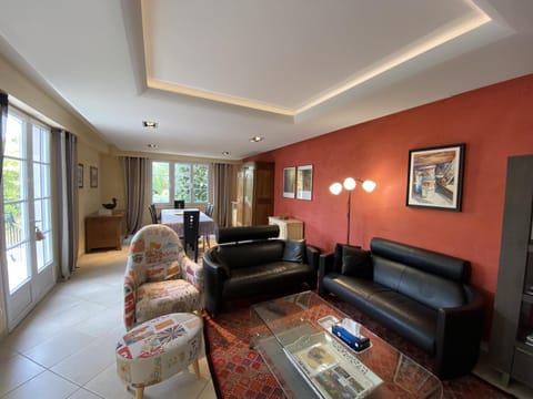 Communal lounge/ TV room, Living room