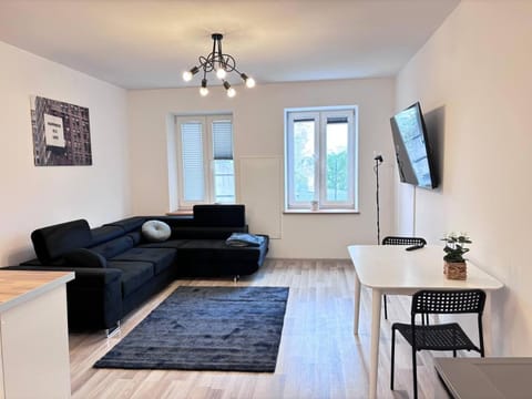 Communal lounge/ TV room, TV and multimedia, Living room, Seating area, Dining area, Evening entertainment