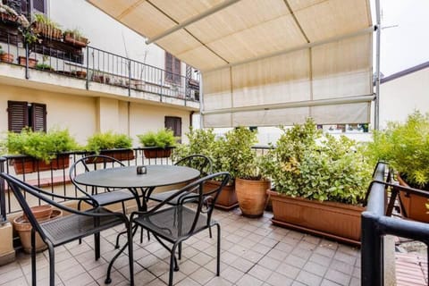 Patio, Spring, View (from property/room), Balcony/Terrace, Dining area, Garden view