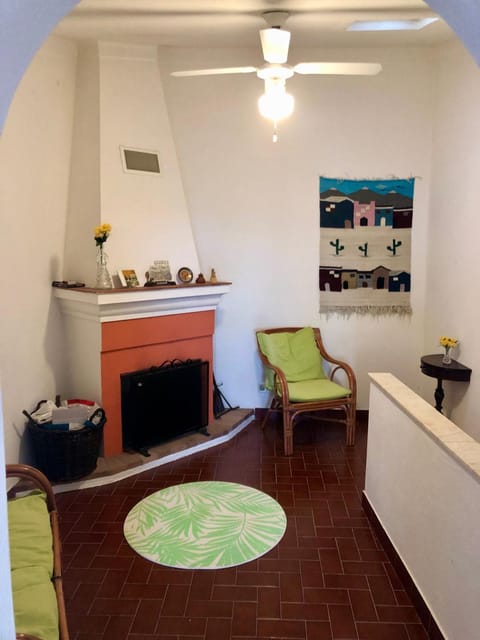 Living room, Seating area, fireplace