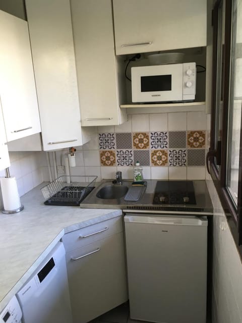 Studio avec balcon sur jardin et parking privé Apartment in Issy-les-Moulineaux