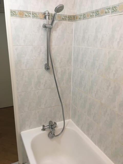 Studio avec balcon sur jardin et parking privé Apartment in Issy-les-Moulineaux