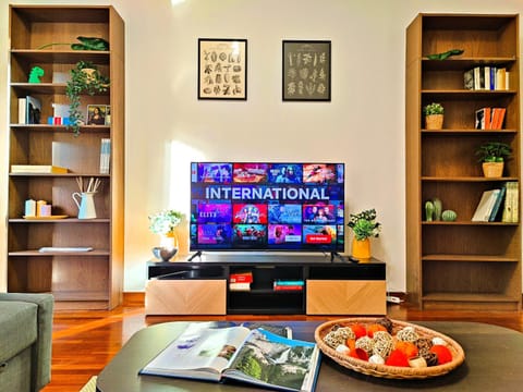 Communal lounge/ TV room, TV and multimedia, Living room, Seating area