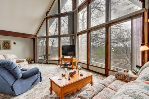 Riverfront Baxter Springs Home with Deck and Grill! House in Baxter Springs