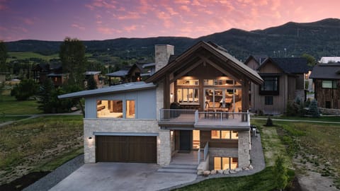Property building, Facade/entrance, Mountain view