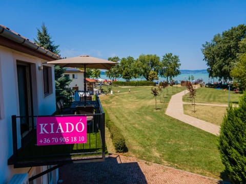 Property building, Balcony/Terrace, Lake view