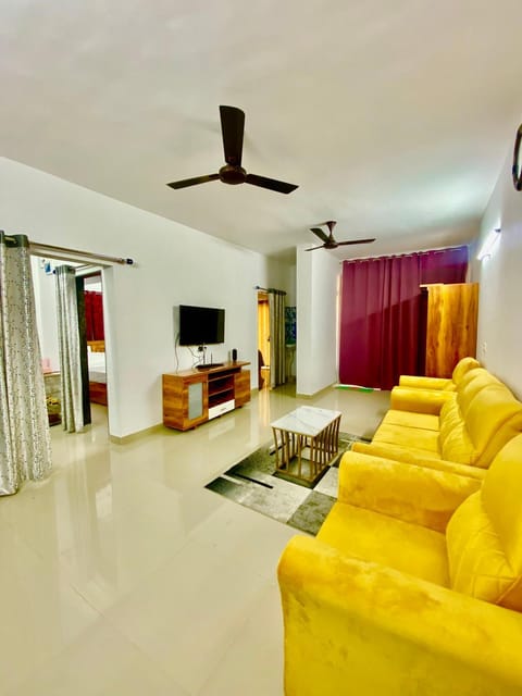 Communal lounge/ TV room, TV and multimedia, Living room, Seating area, Evening entertainment, fireplace