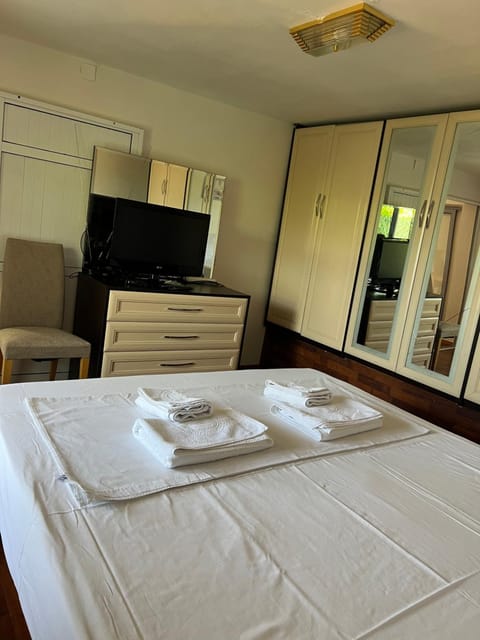 Ajni’s House Apartment in Vlorë