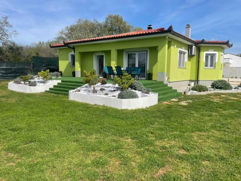 Property building, Garden, Garden view