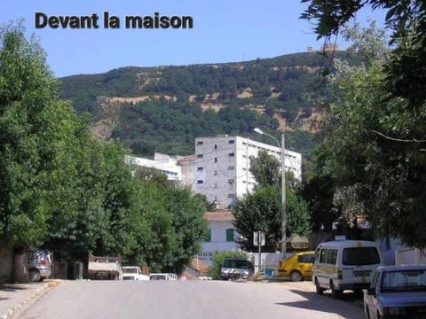 Neighbourhood, Natural landscape, Mountain view, Street view, Location