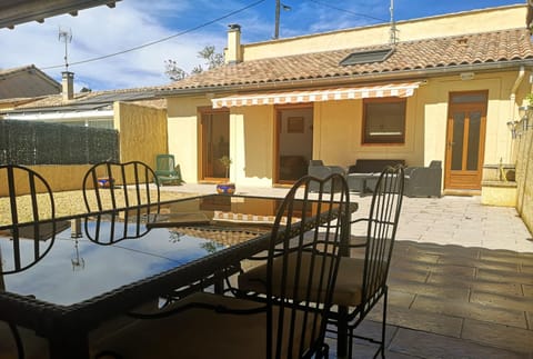 Patio, Dining area