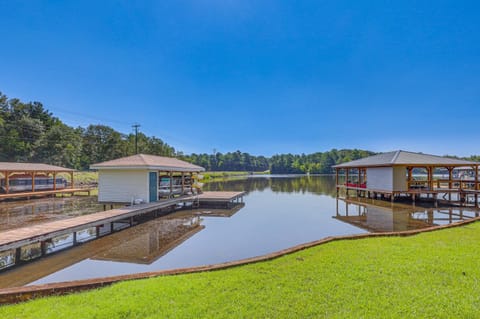 Lakefront Milledgeville Home with Private Dock! House in Lake Sinclair