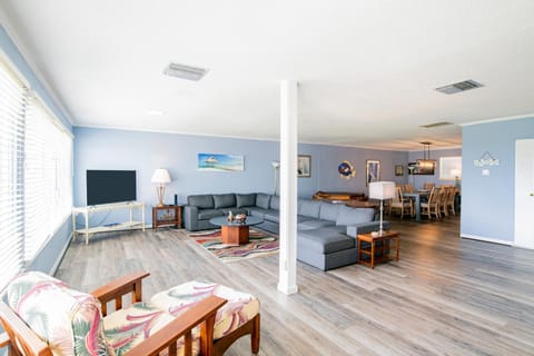 Communal lounge/ TV room