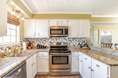 East End Beach Side Bungalow House in Dauphin Island