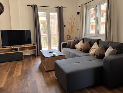 TV and multimedia, Seating area, Evening entertainment