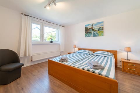 Bed, Photo of the whole room, Bedroom, Garden view, towels, towels