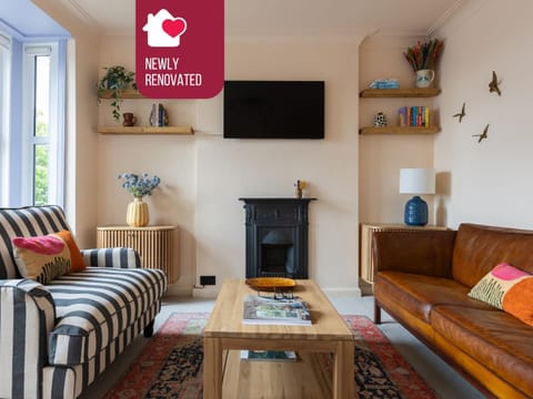 Communal lounge/ TV room, TV and multimedia, Living room