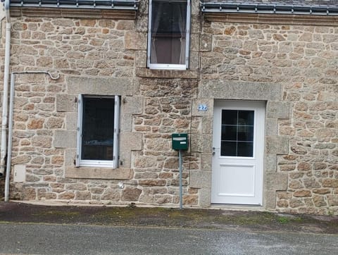 Maison en pierre pour 6-jardin &animaux bienvenus House in Brittany