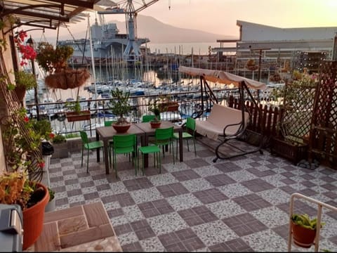 the sea beyond Apartment in Castellammare di Stabia