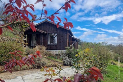 Property building, Spring, Day, Natural landscape, Garden, Garden, Garden view, Garden view