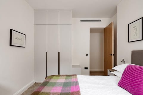 Bed, Bedroom, wardrobe, air conditioner