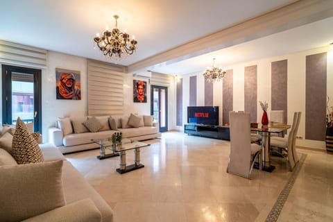 Communal lounge/ TV room, TV and multimedia, Living room, Seating area, Evening entertainment