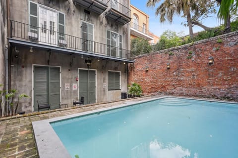 Roami at St. Helene Apartment in French Quarter