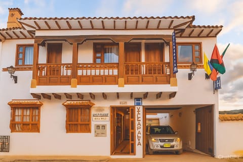 Property building, Facade/entrance, Parking