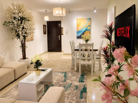 Communal lounge/ TV room, TV and multimedia, Living room, Seating area, Evening entertainment