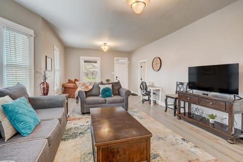 Hotel Heritage Historic Sites Dog Friendly BBQ House in Pueblo