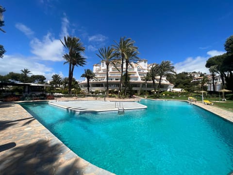 Property building, Pool view, sunbed