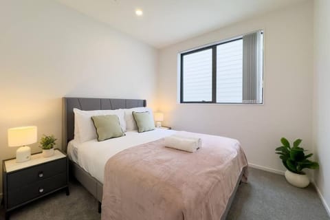 Brand New 3Bedroom Retreat in South Auckland Villa in Auckland