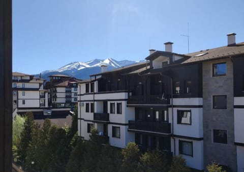 Balcony/Terrace, Mountain view