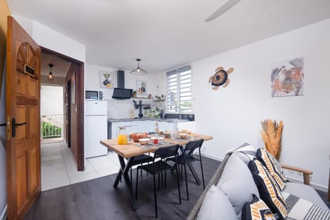 Kitchen or kitchenette, kitchen