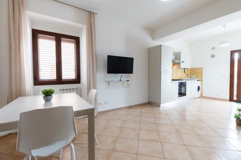 TV and multimedia, Kitchen or kitchenette, Dining area, pet friendly, stove