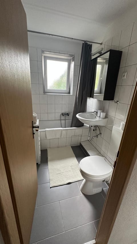 Toilet, Bathroom, towels