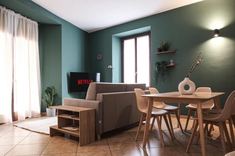 TV and multimedia, Living room, Seating area, Dining area, Evening entertainment, furniture