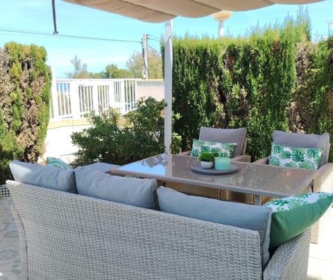 Day, Balcony/Terrace, Seating area, Dining area, Sea view